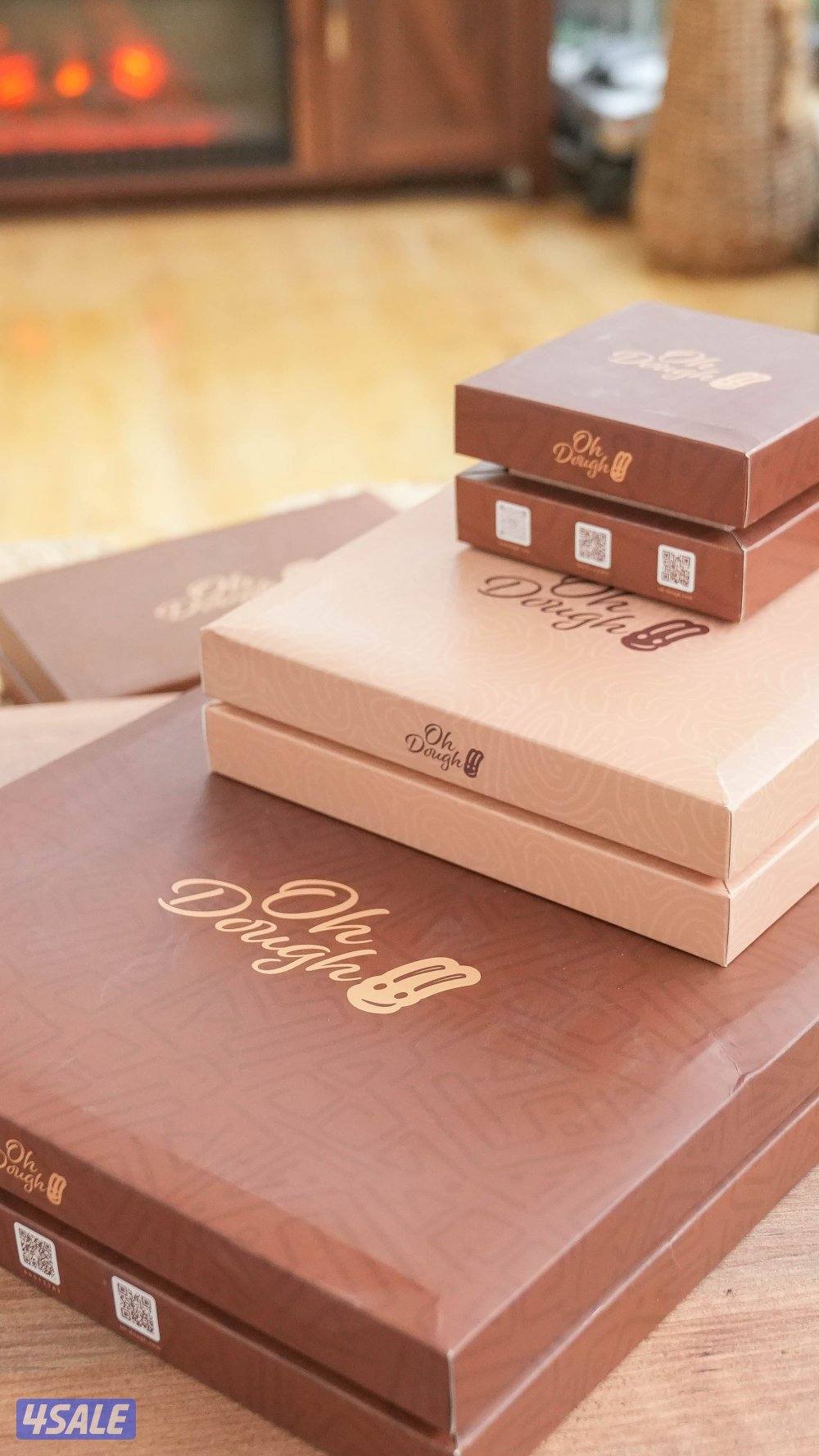 كراتين تغليف فاخرة للحلويات وغيرها0