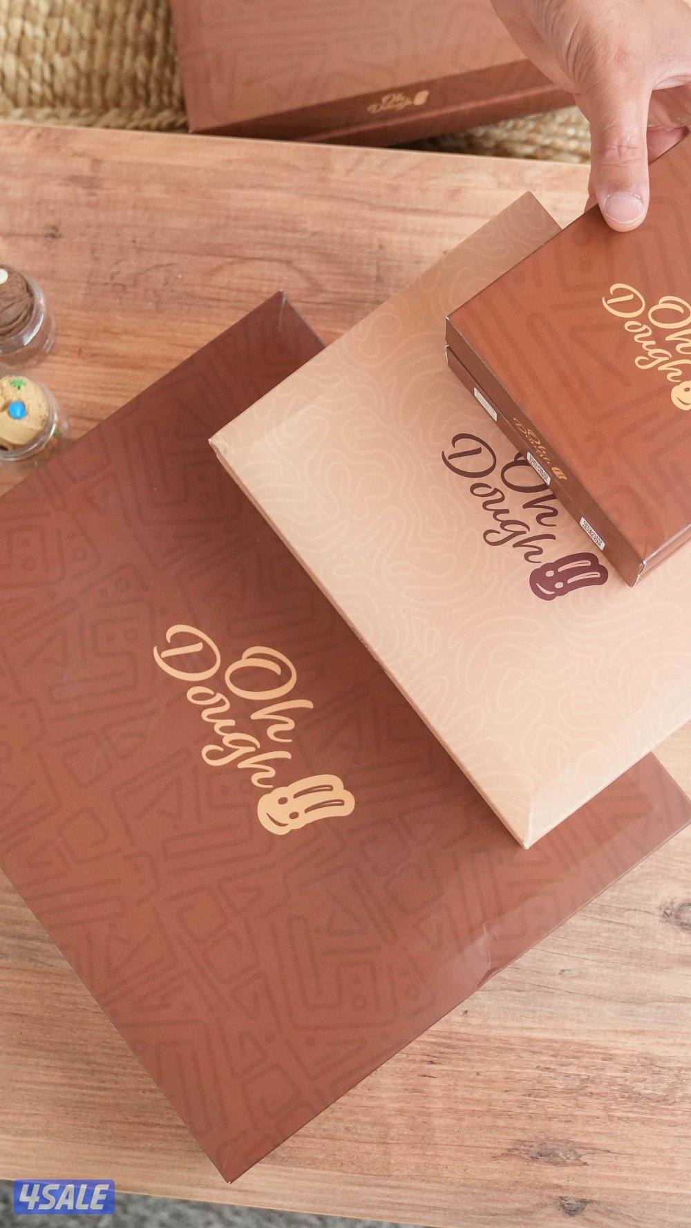 كراتين تغليف فاخرة للحلويات وغيرها1