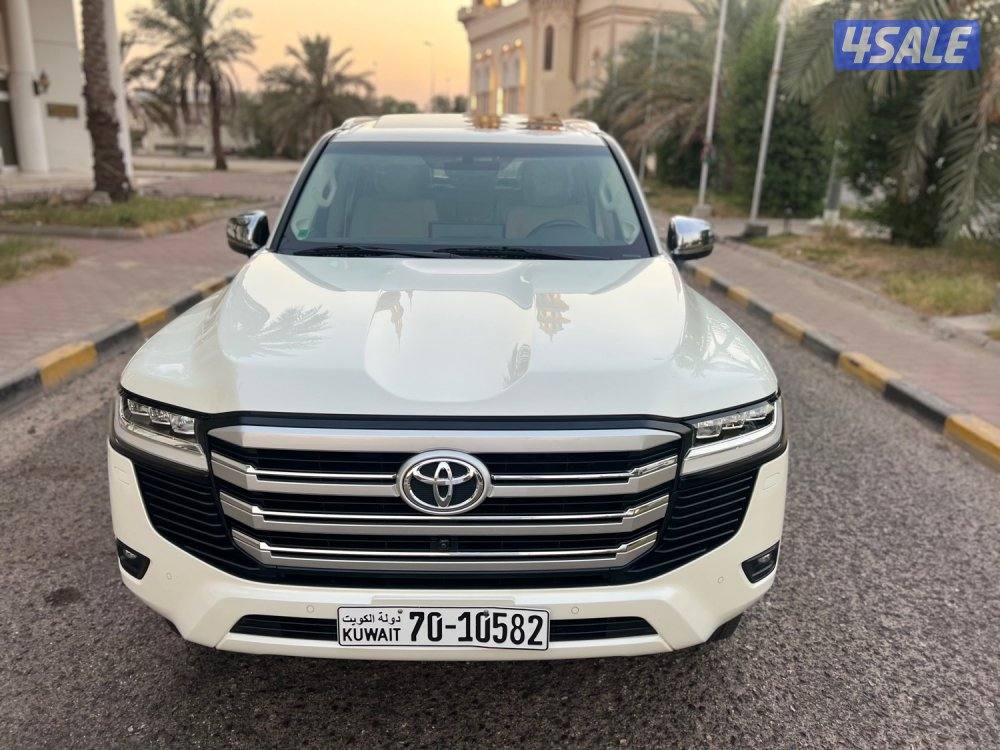 لاندكروز موديل ٢٠٢٢ماشي ٦٢ الف VX بحاله نظيفه بصمه شاشه ثلاجه4