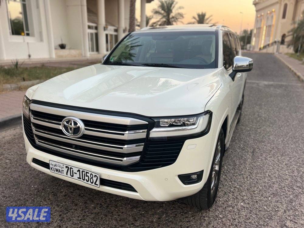 لاندكروز موديل ٢٠٢٢ماشي ٦٢ الف VX بحاله نظيفه بصمه شاشه ثلاجه5