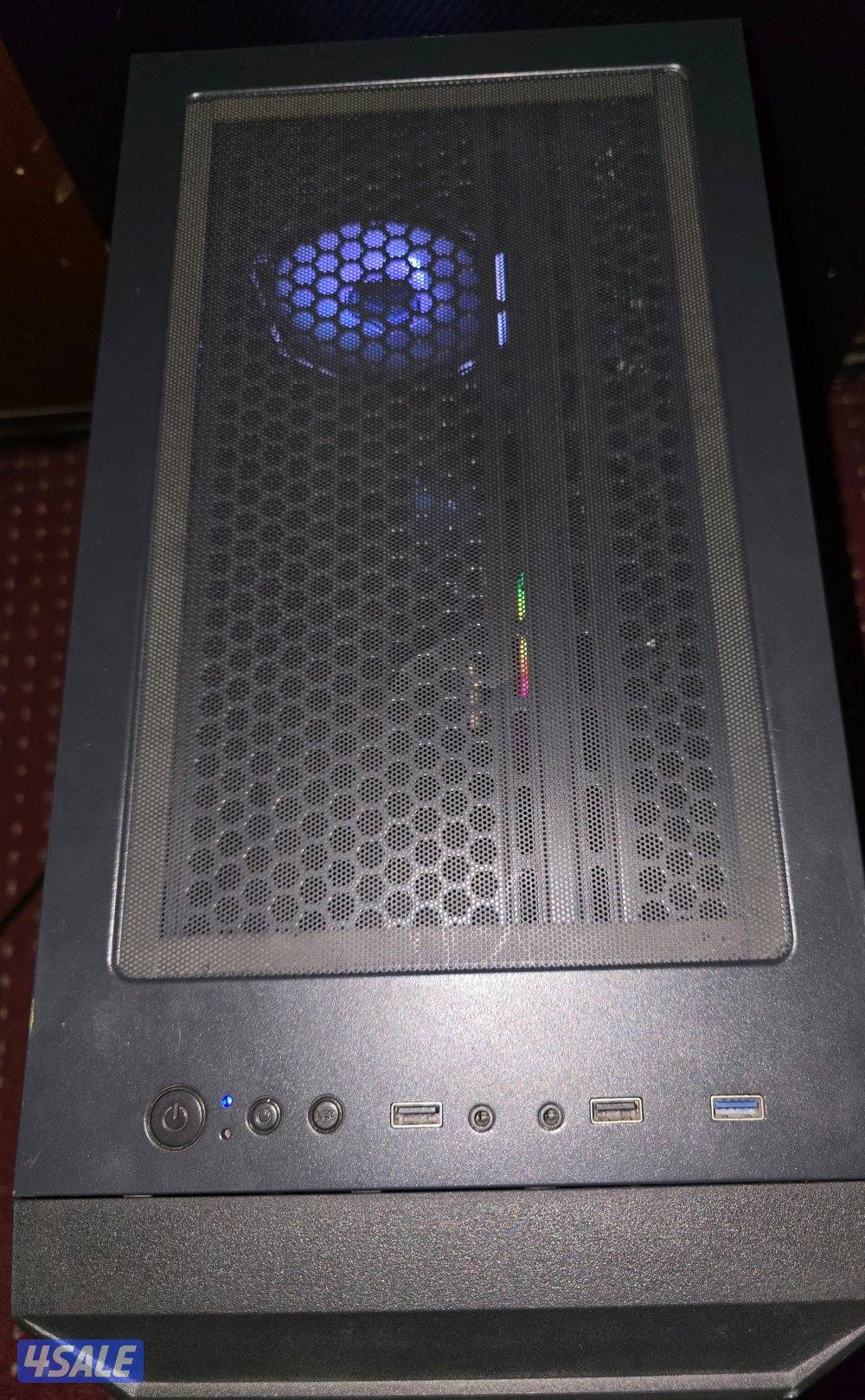 للبيع بيسي قيمنق يشغل فورت و قراند حياه الواقعيه و دراسه10