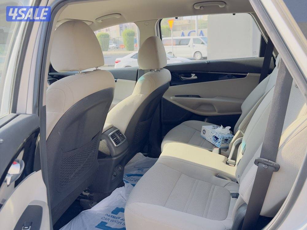 كيا سرينتو8