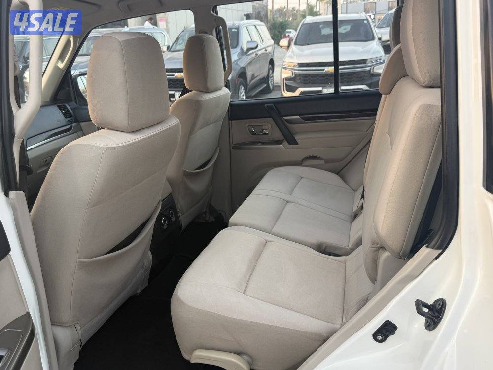 للبيع باجيرو20222