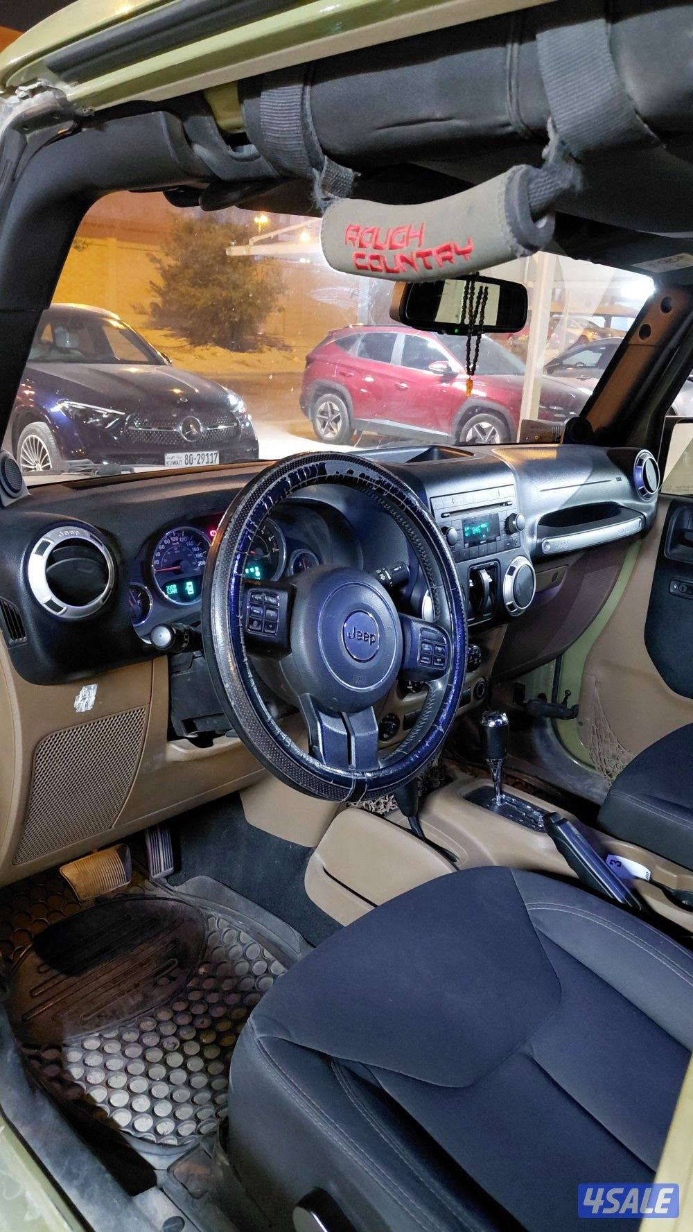 جيب رانجلر صحارى نسخه تذكاريه  ماشى 245 الف توايرنصف حجرى  وزوائد3