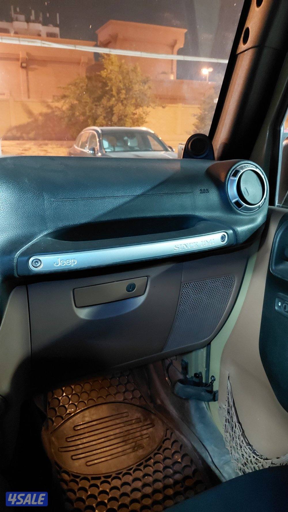 جيب رانجلر صحارى نسخه تذكاريه  ماشى 245 الف توايرنصف حجرى  وزوائد6