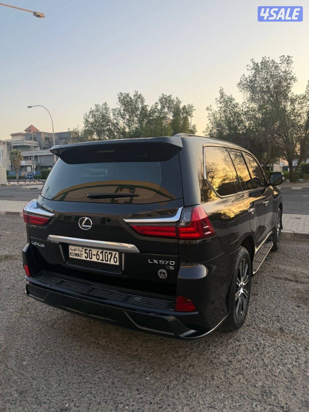 للبيع لكزس lx570- s2