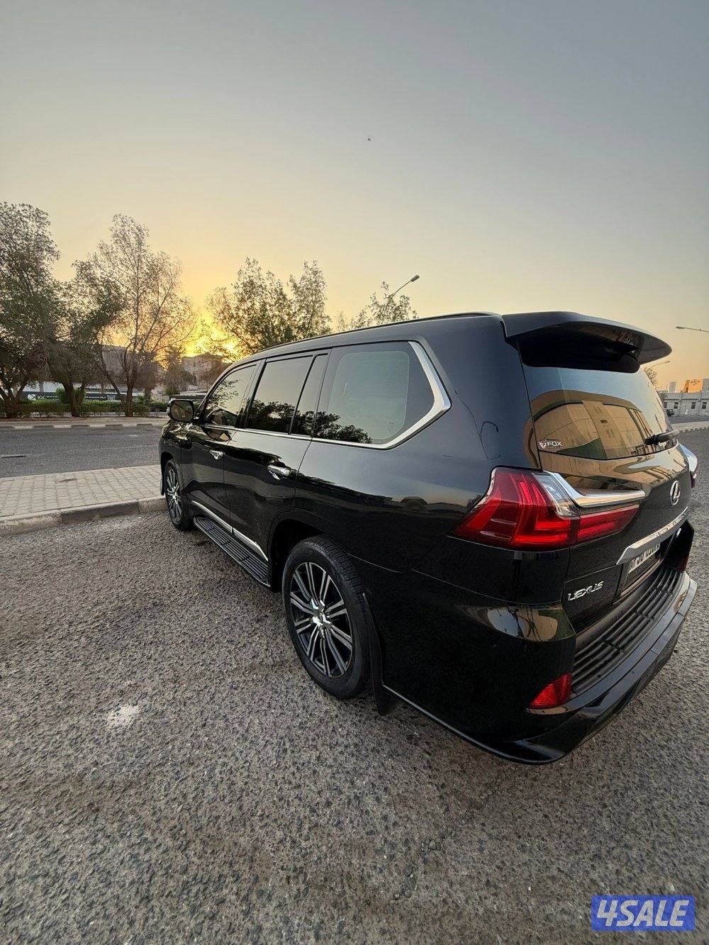 للبيع لكزس lx570- s4