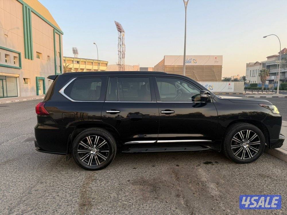 للبيع لكزس lx570- s8