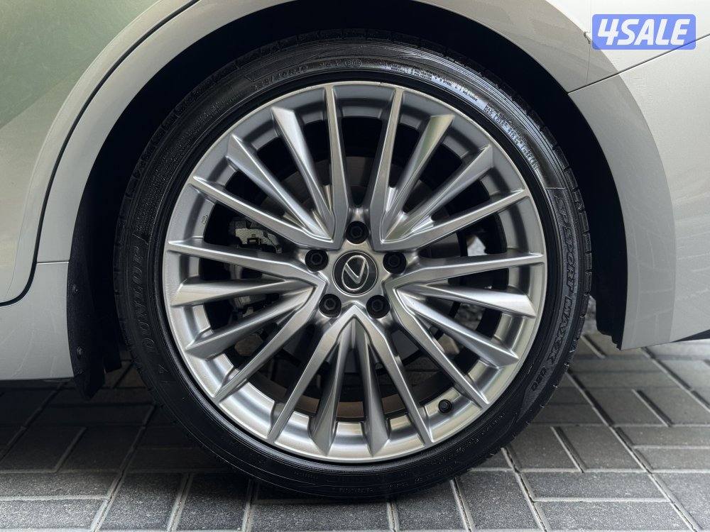 لكزس IS 300 موديل 2023 عداد 34 الدرجة الأولى صبغ وكالة لكجري لاين15