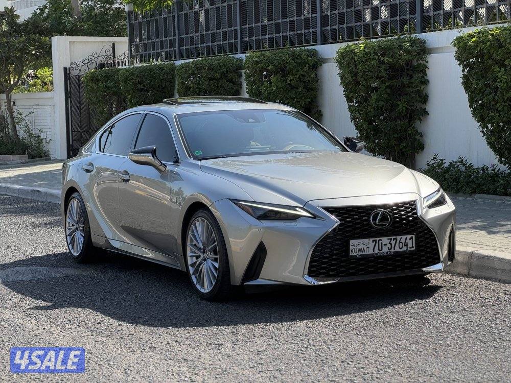 لكزس IS 300 موديل 2023 عداد 34 الدرجة الأولى صبغ وكالة لكجري لاين2