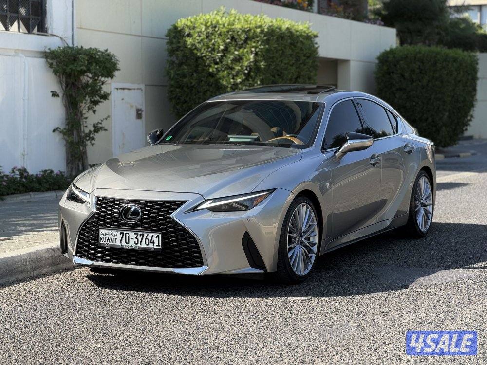 لكزس IS 300 موديل 2023 عداد 34 الدرجة الأولى صبغ وكالة لكجري لاين0