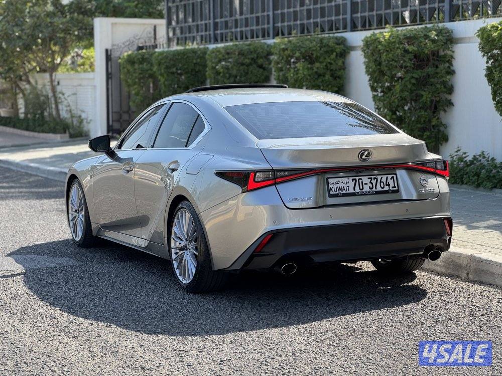 لكزس IS 300 موديل 2023 عداد 34 الدرجة الأولى صبغ وكالة لكجري لاين3