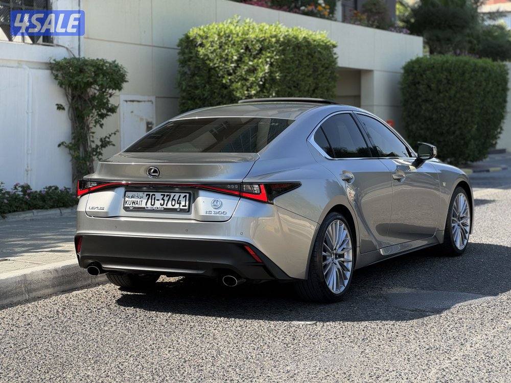 لكزس IS 300 موديل 2023 عداد 34 الدرجة الأولى صبغ وكالة لكجري لاين4