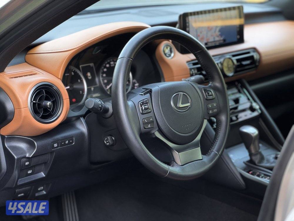 لكزس IS 300 موديل 2023 عداد 34 الدرجة الأولى صبغ وكالة لكجري لاين14