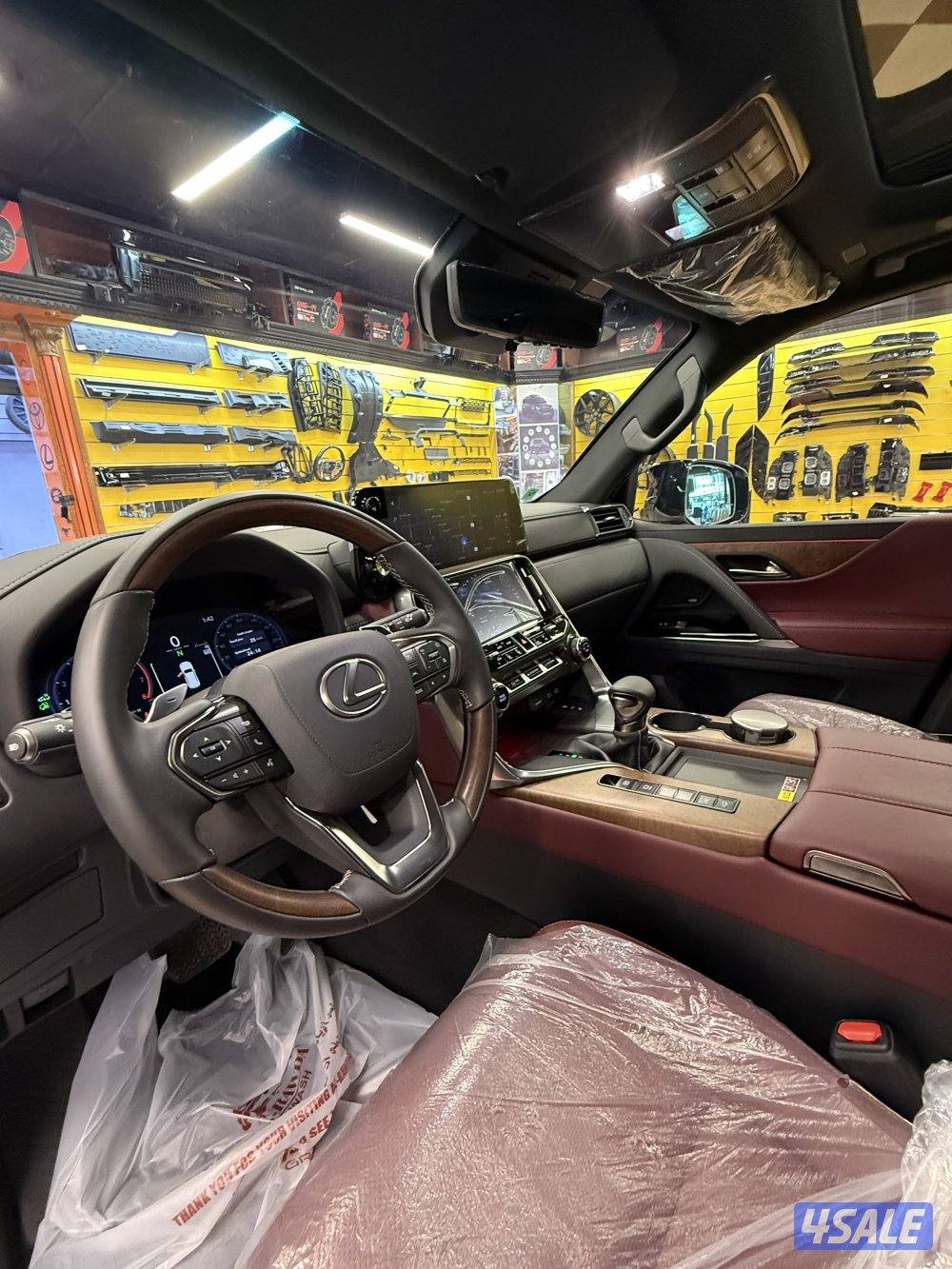 جيب لكزس LX 20251