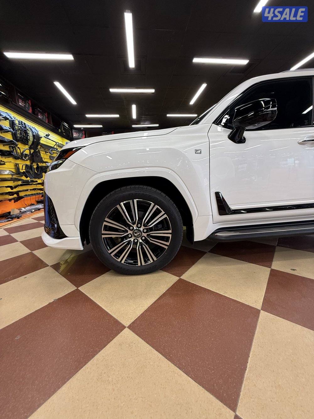 جيب لكزس LX 202510