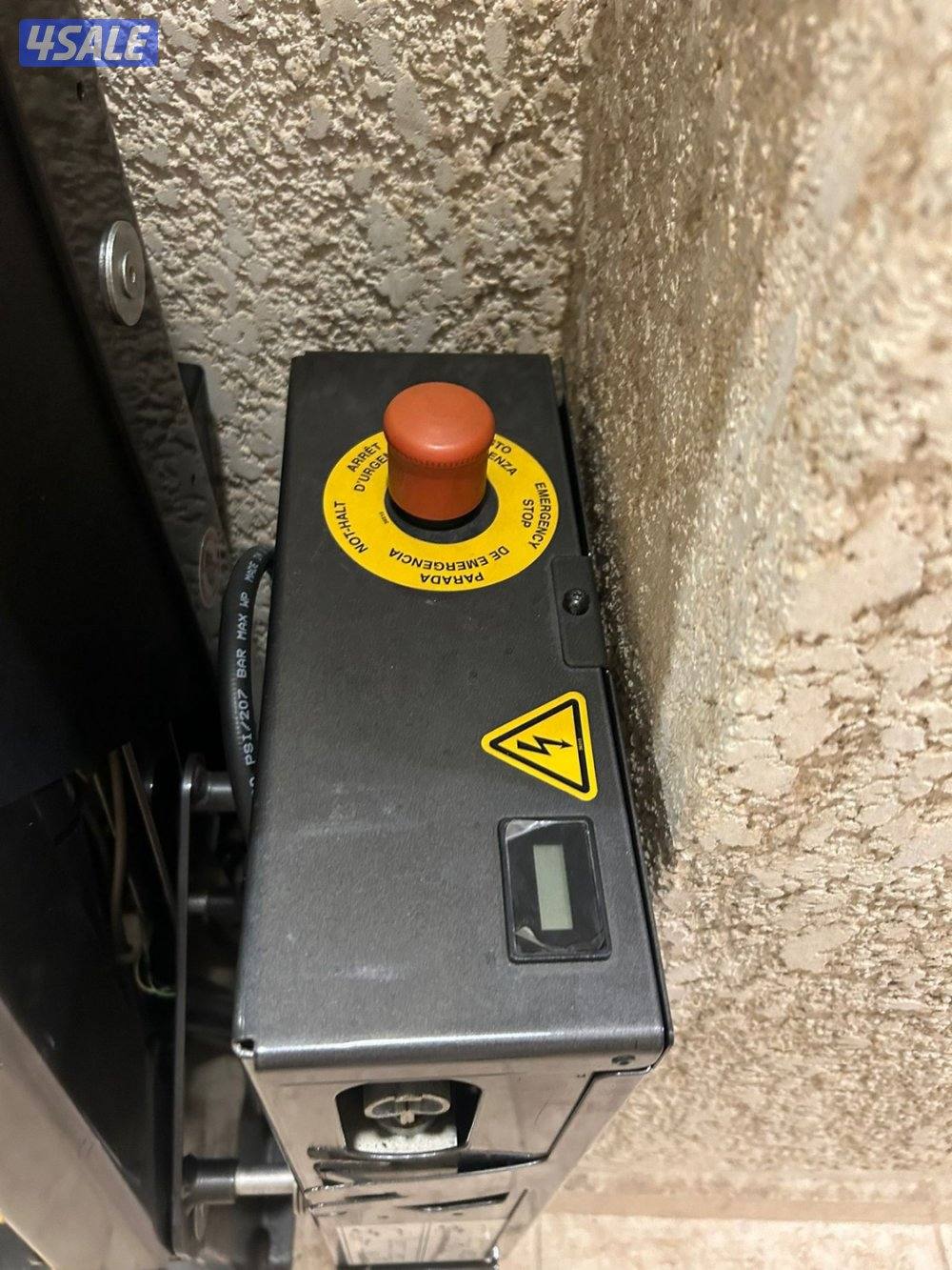 جيهاز رافعه لسيارة ذوي الاحتيجات الخاصة♿️0