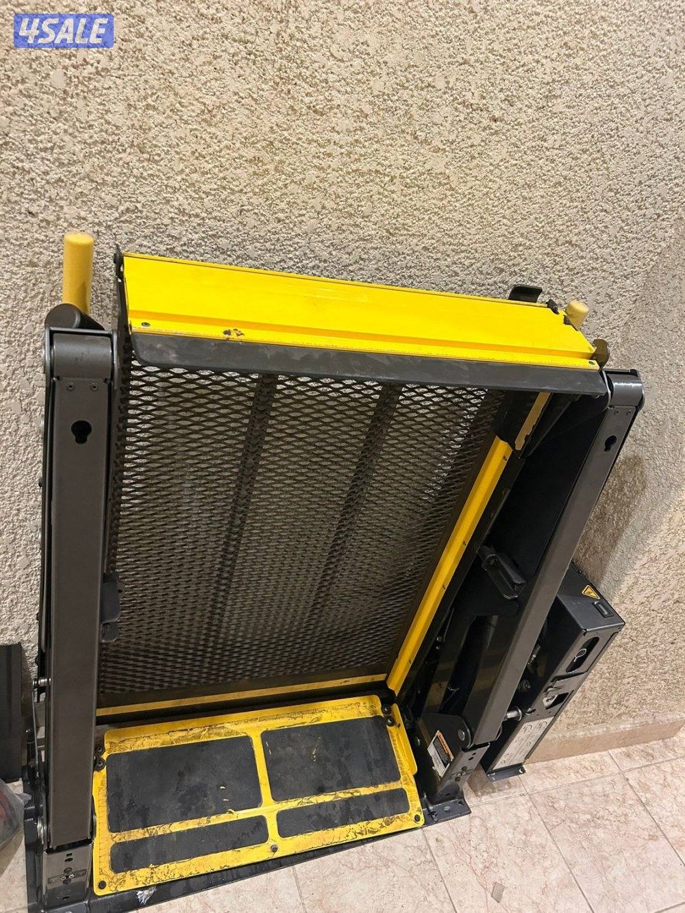 جيهاز رافعه لسيارة ذوي الاحتيجات الخاصة♿️2