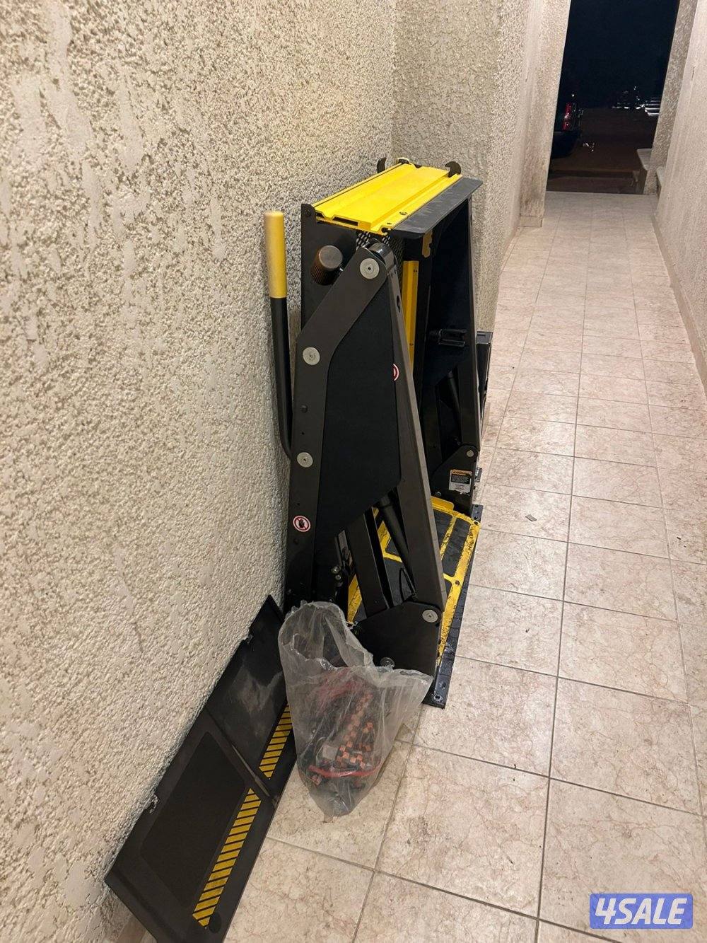 جيهاز رافعه لسيارة ذوي الاحتيجات الخاصة♿️3