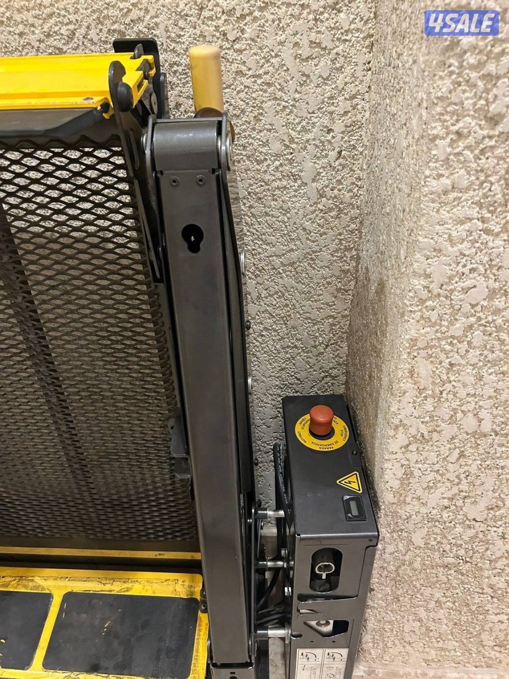 جيهاز رافعه لسيارة ذوي الاحتيجات الخاصة♿️4