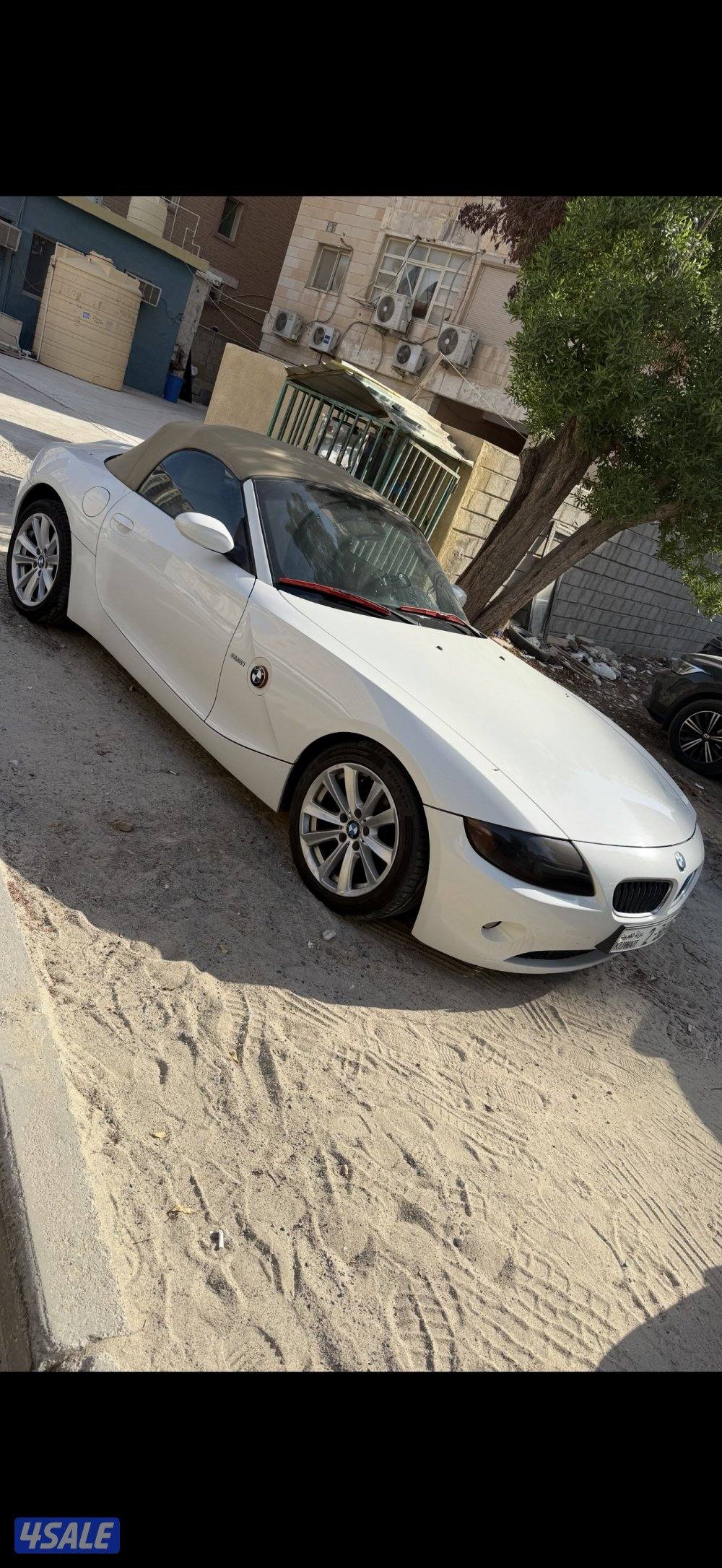 صبغ الوكاله بحاله ممتازه BMW Z4 20041