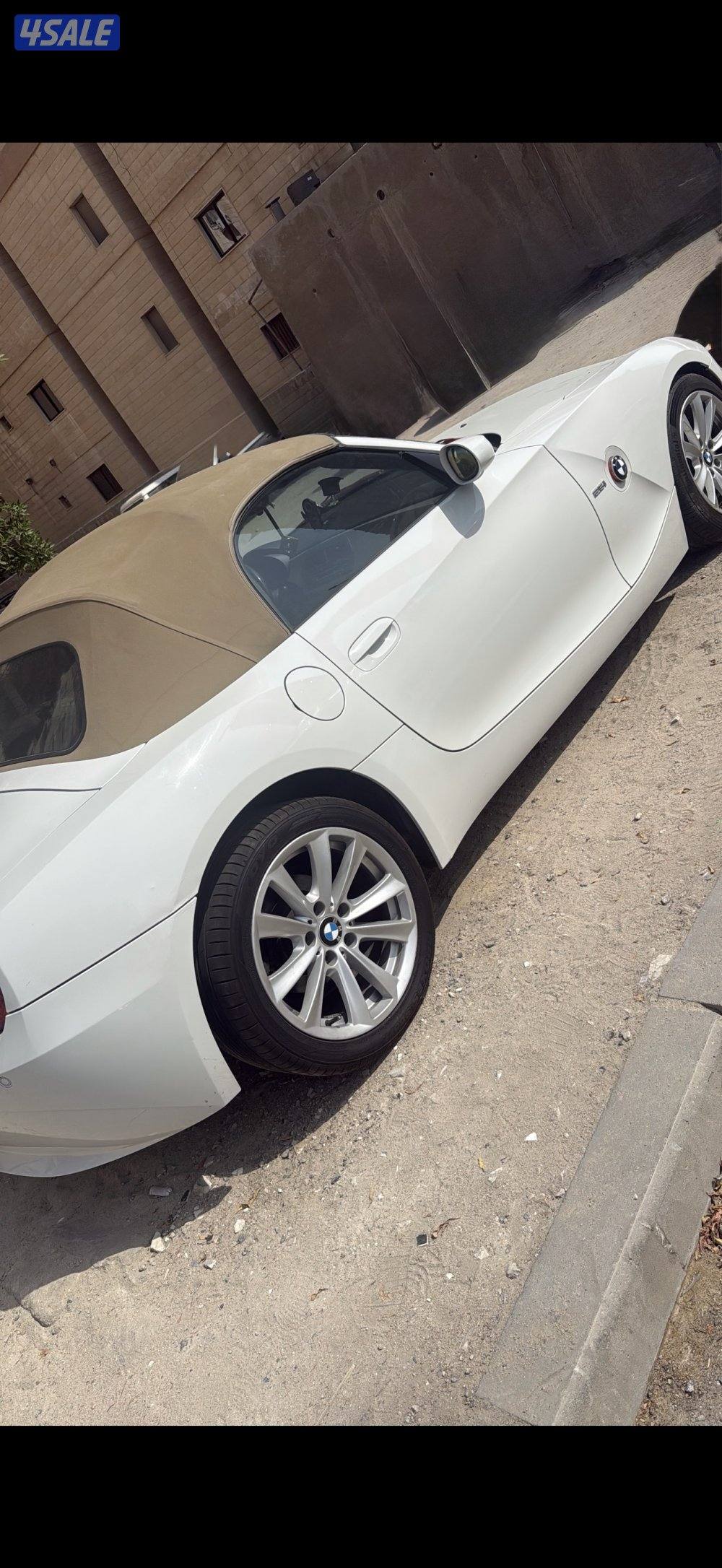 صبغ الوكاله بحاله ممتازه BMW Z4 20042