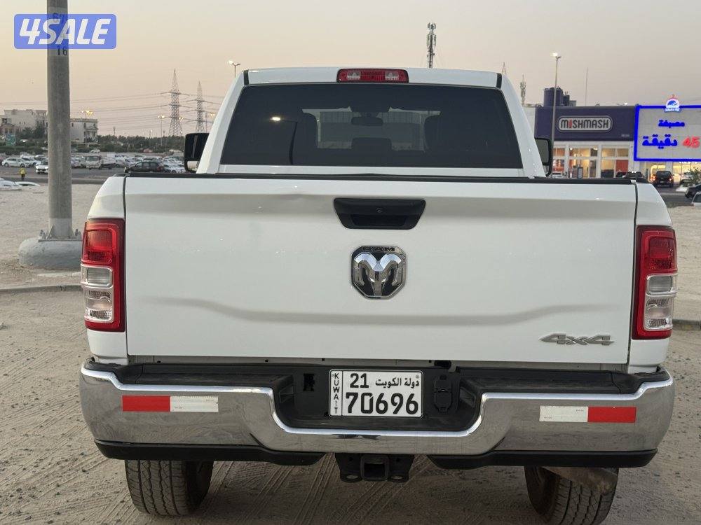 للبيع وانيت دودج رام 2023HD3