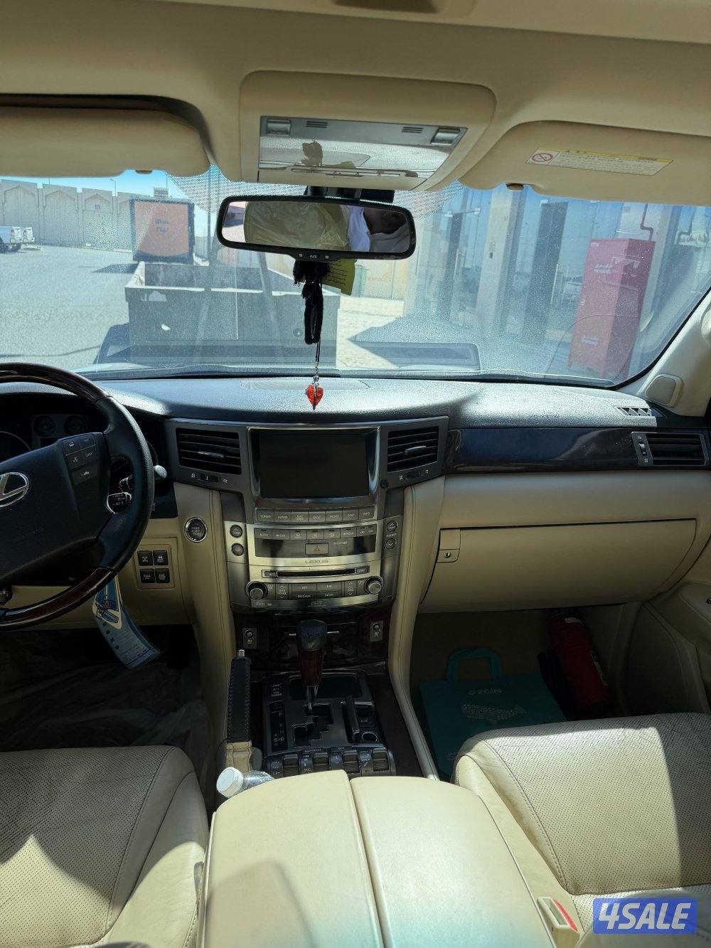 للبيع جيب لكزس موديل 20094
