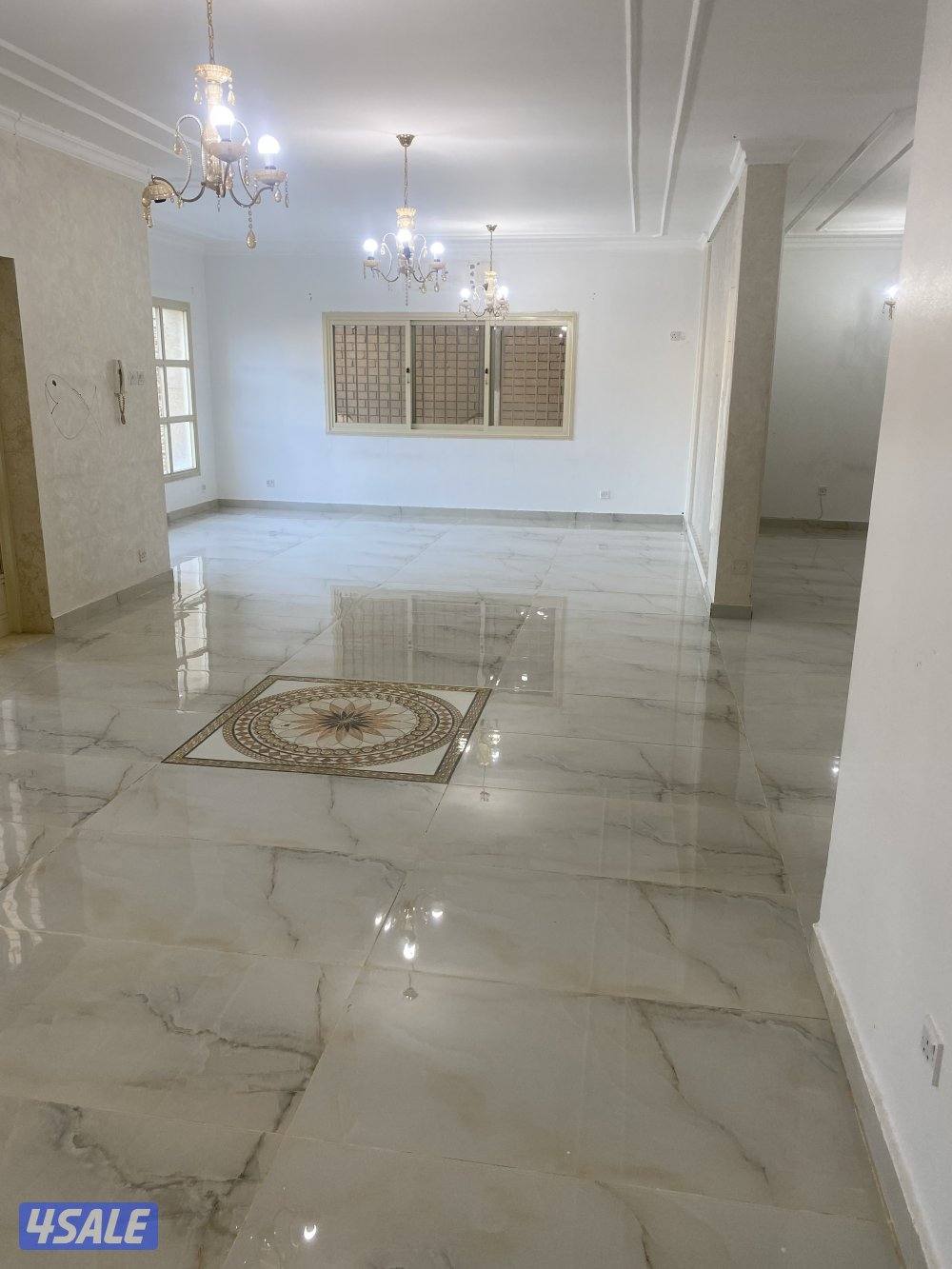 للإيجار دور اول ف الصباحيه ٦غرف نوم كبيره وصاله/وشقه ارضيه ٢غرف وصاله0