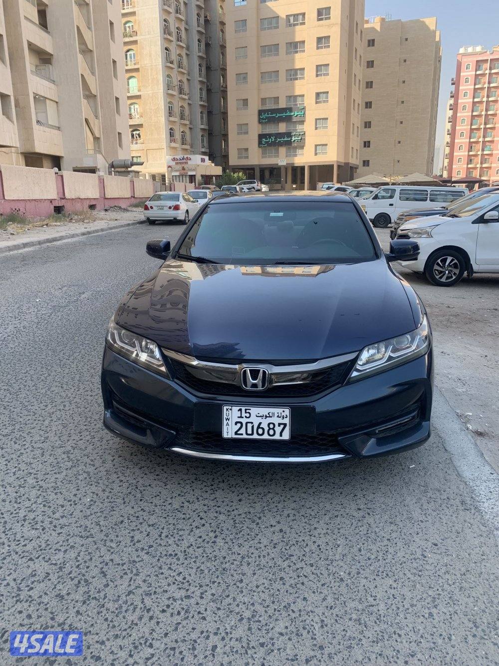 للبيع هوندا اكورد موديل ٢٠١٧ ماشي ٩٨ ألف كم0