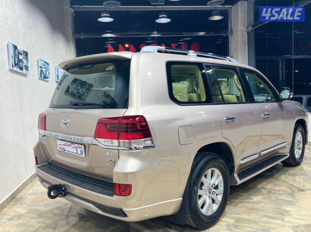 لاندكروزر GX.R جلد زوايد موديل 2017 ماشي 107 صبغ الوكالة بحالة نادرة3