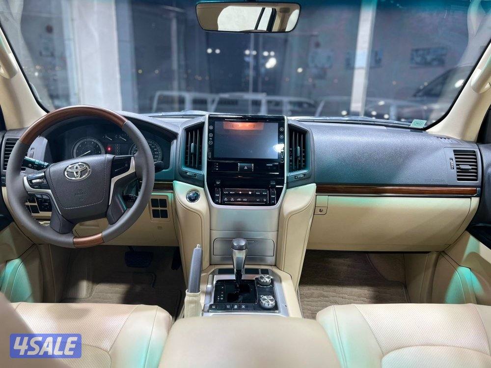 لاندكروزر GX.R جلد زوايد موديل 2017 ماشي 107 صبغ الوكالة بحالة نادرة7