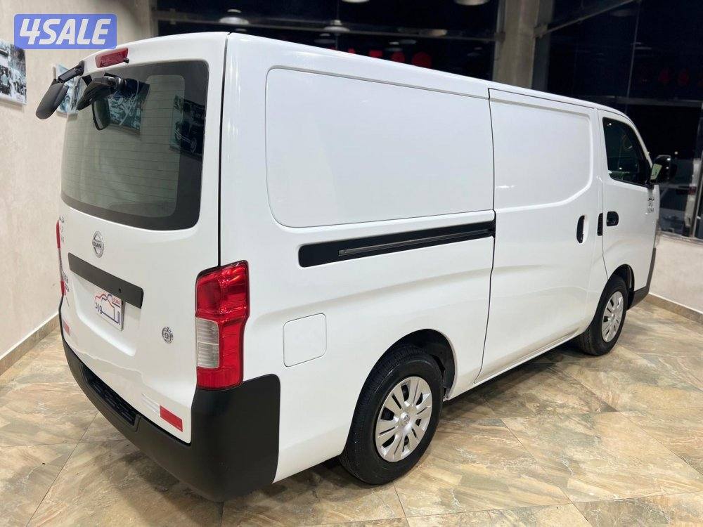 باص مقفل نيسان اورفان قير عادي موديل 2020 ماشي 58 الف بحالة ممتازة3