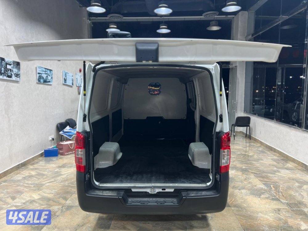 باص مقفل نيسان اورفان قير عادي موديل 2020 ماشي 58 الف بحالة ممتازة8