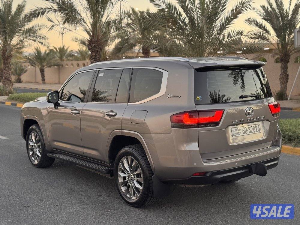 لاندكروزر VX 20222