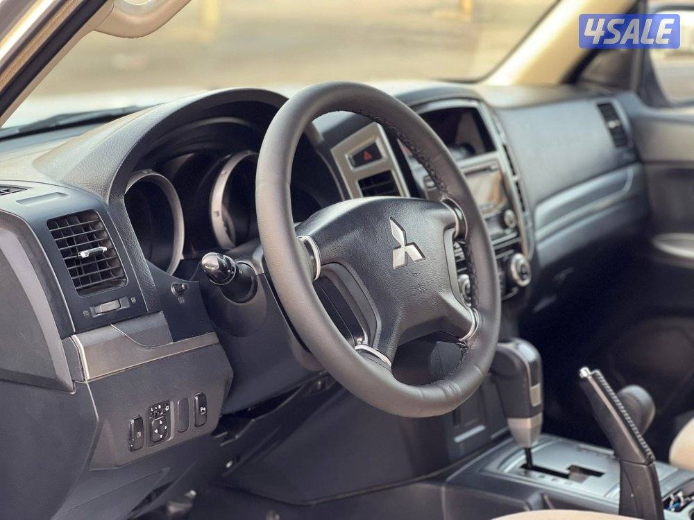 للبيع باجيرو ٢٠١٩  صبغ الوكاله3