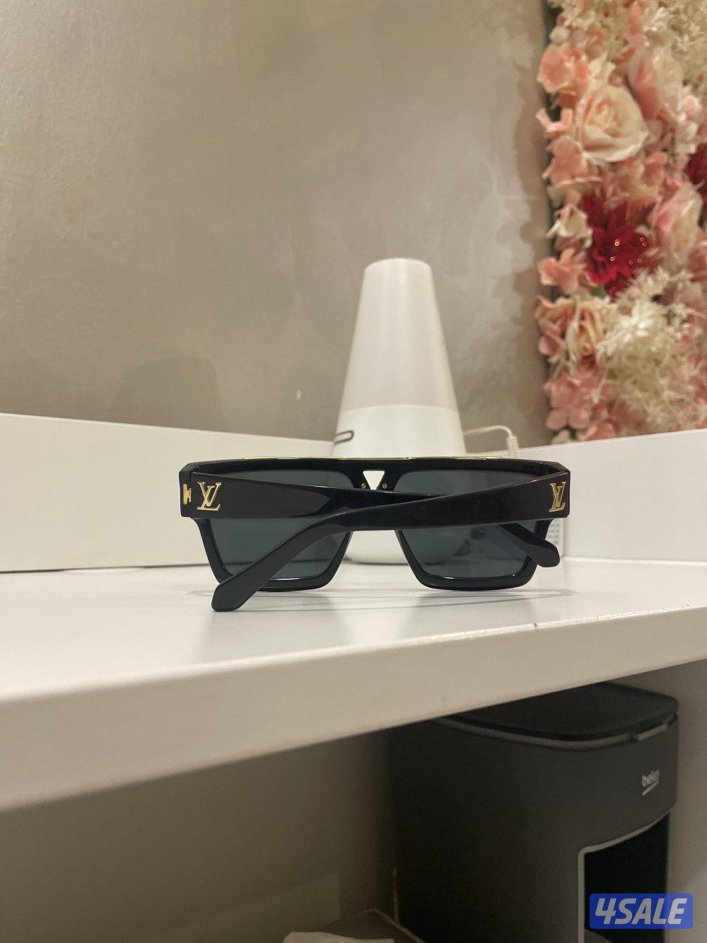 نظارة ال في LV شراء بوتيك ميكانوس1