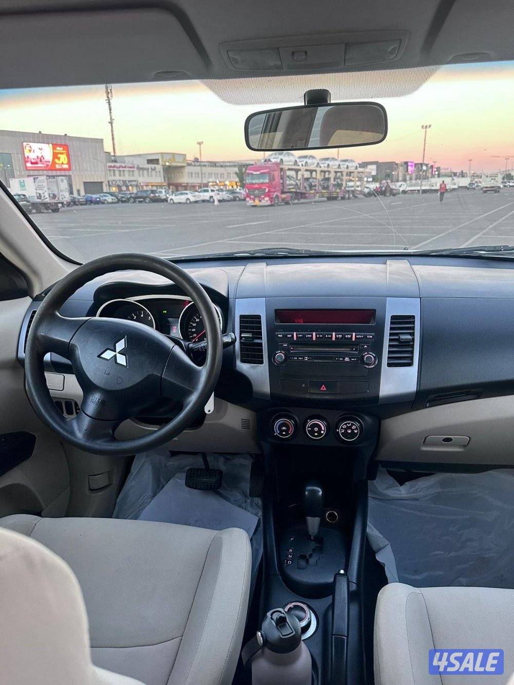 للبيع ميتسوبيشي اوتلاندر - موديل 2012 - العداد 150 الف -8