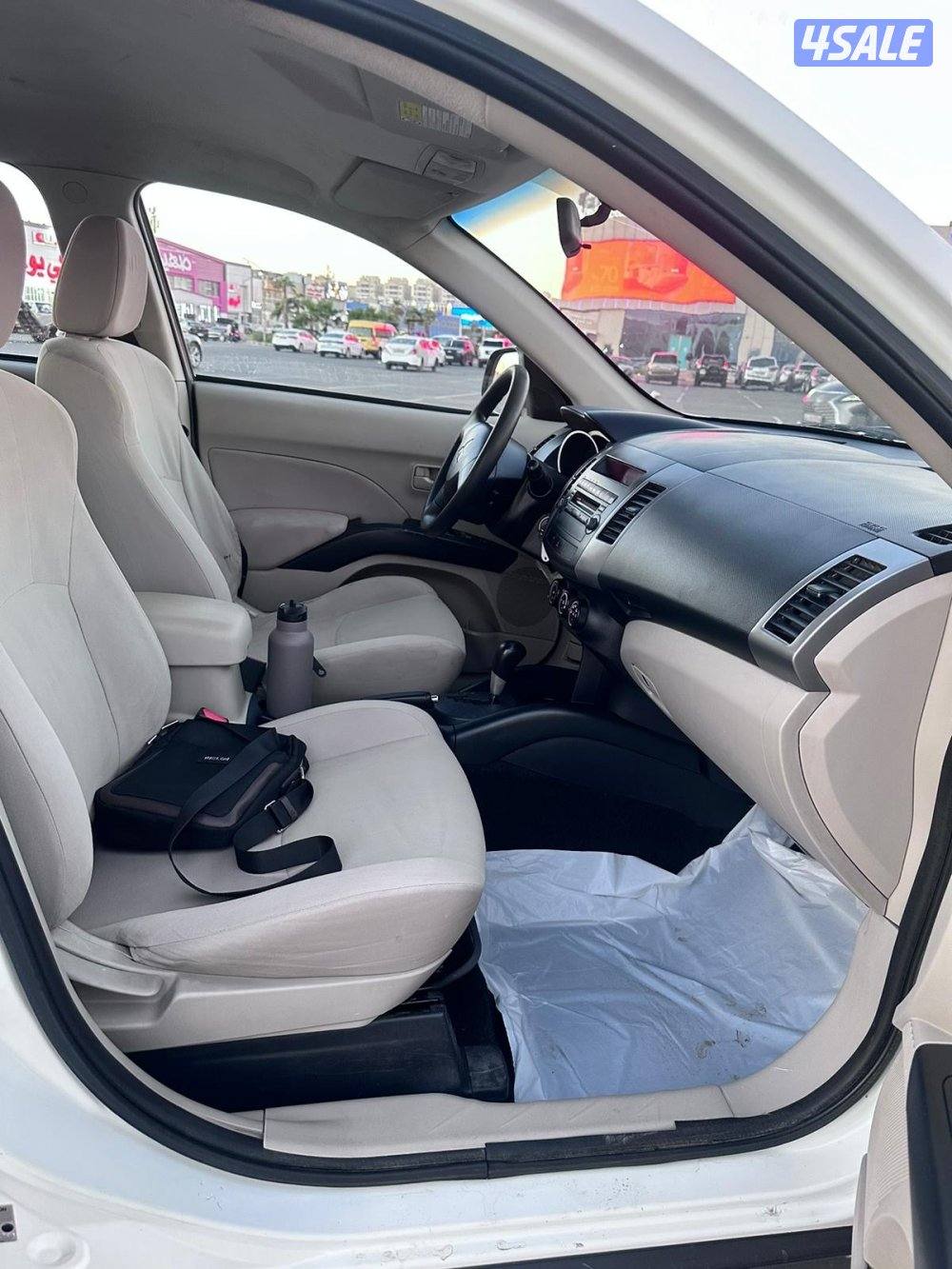 للبيع ميتسوبيشي اوتلاندر - موديل 2012 - العداد 150 الف -11