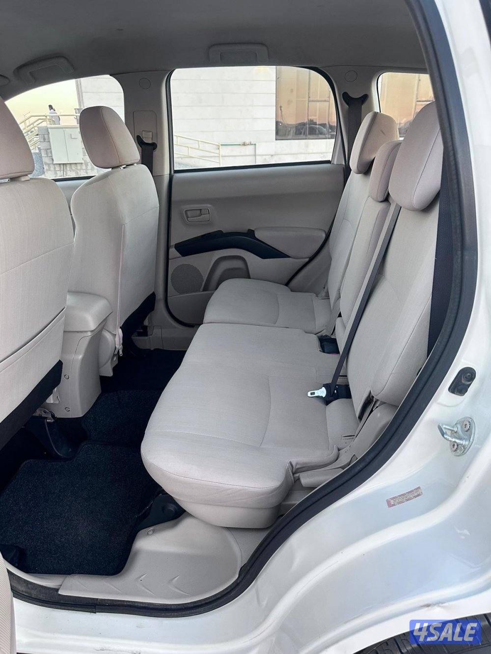 للبيع ميتسوبيشي اوتلاندر - موديل 2012 - العداد 150 الف -10