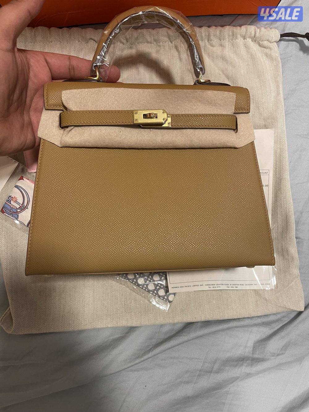شنطة هيرمز Kelly 19 حجم وسط اصلية للبيع بالكرتون لم تستعمل1