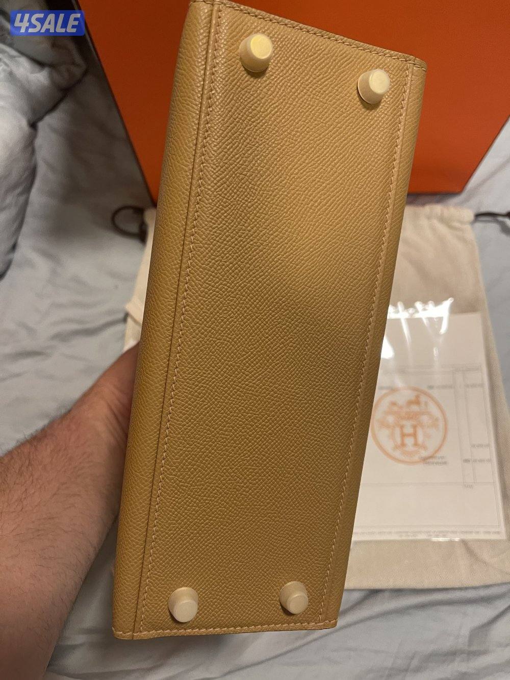 شنطة هيرمز Kelly 19 حجم وسط اصلية للبيع بالكرتون لم تستعمل3