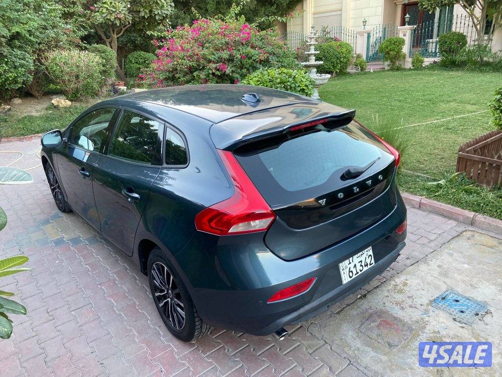 بحاله ممتازه V40 صيانه عامه موديل 2019 سلندرات 4 وارد الوكاله4