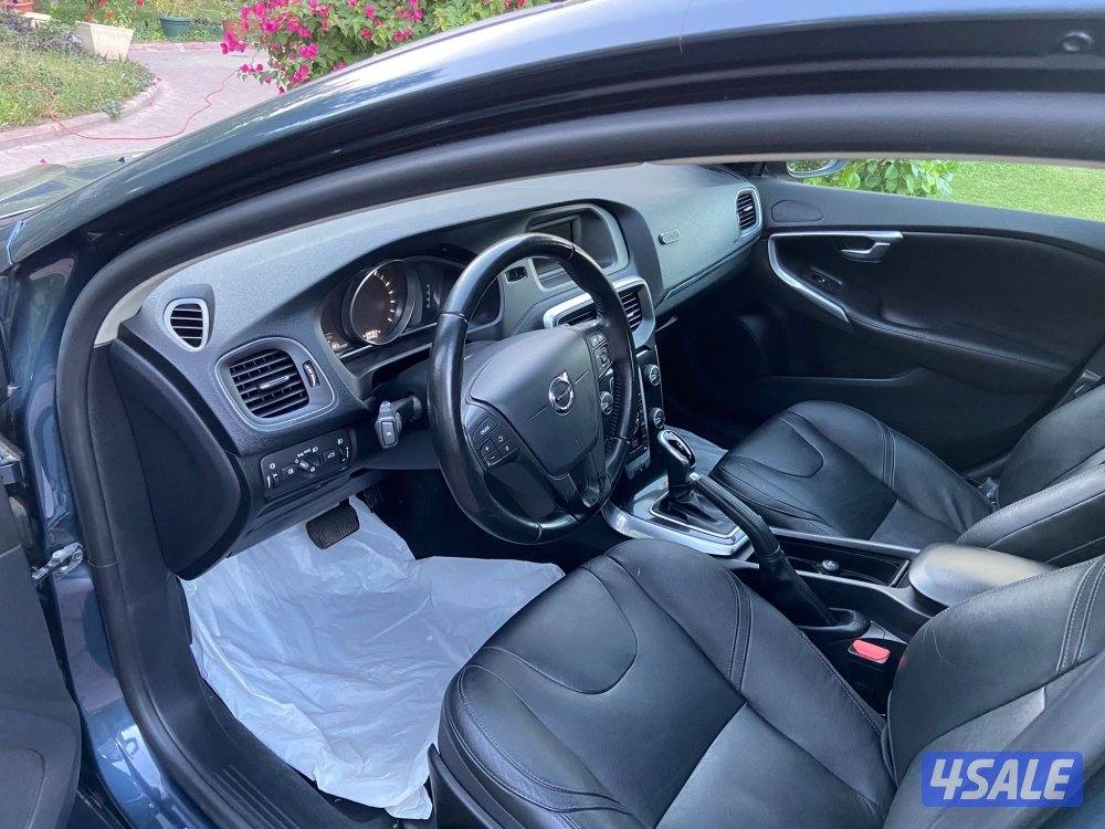 بحاله ممتازه V40 صيانه عامه موديل 2019 سلندرات 4 وارد الوكاله7