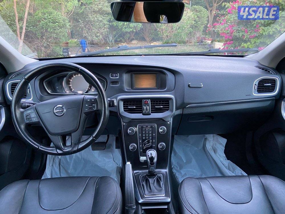 بحاله ممتازه V40 صيانه عامه موديل 2019 سلندرات 4 وارد الوكاله8