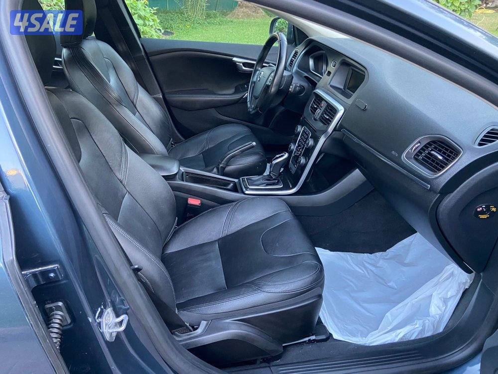 بحاله ممتازه V40 صيانه عامه موديل 2019 سلندرات 4 وارد الوكاله15