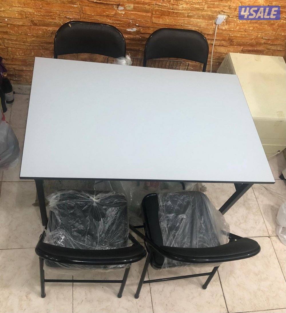 طاولة طعام و 4 كرسي جدد0