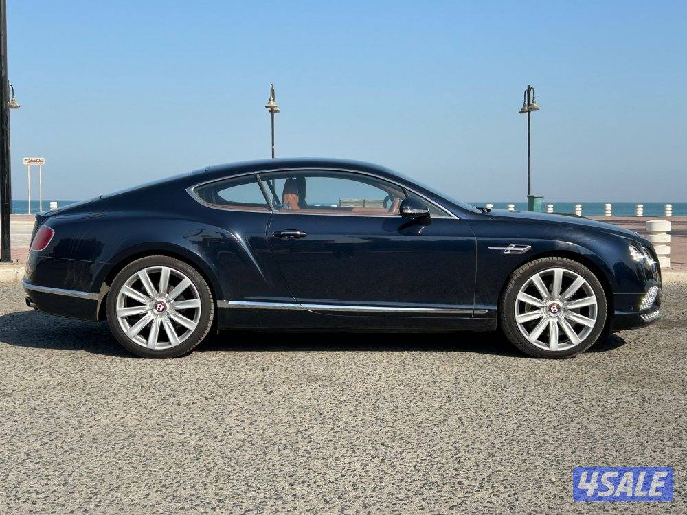 بنتلي GT8
موديل 2016
8 سلندر
عداد: 85 الف6