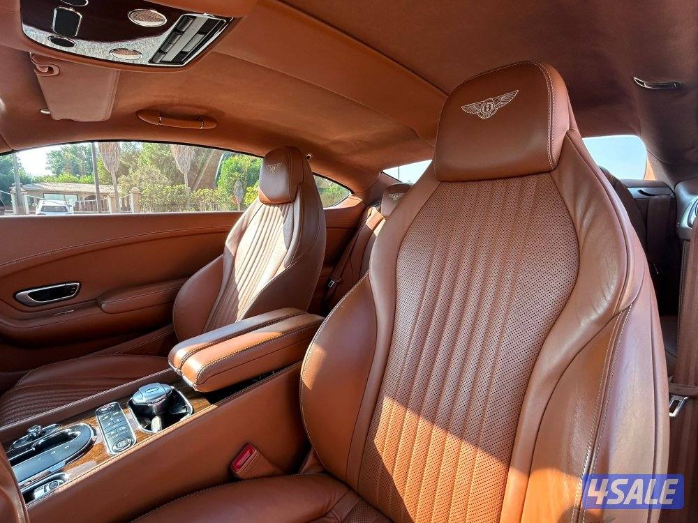 بنتلي GT8
موديل 2016
8 سلندر
عداد: 85 الف10