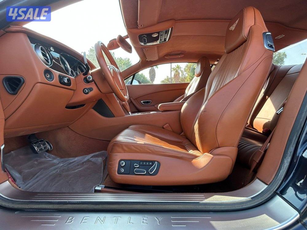 بنتلي GT8
موديل 2016
8 سلندر
عداد: 85 الف9